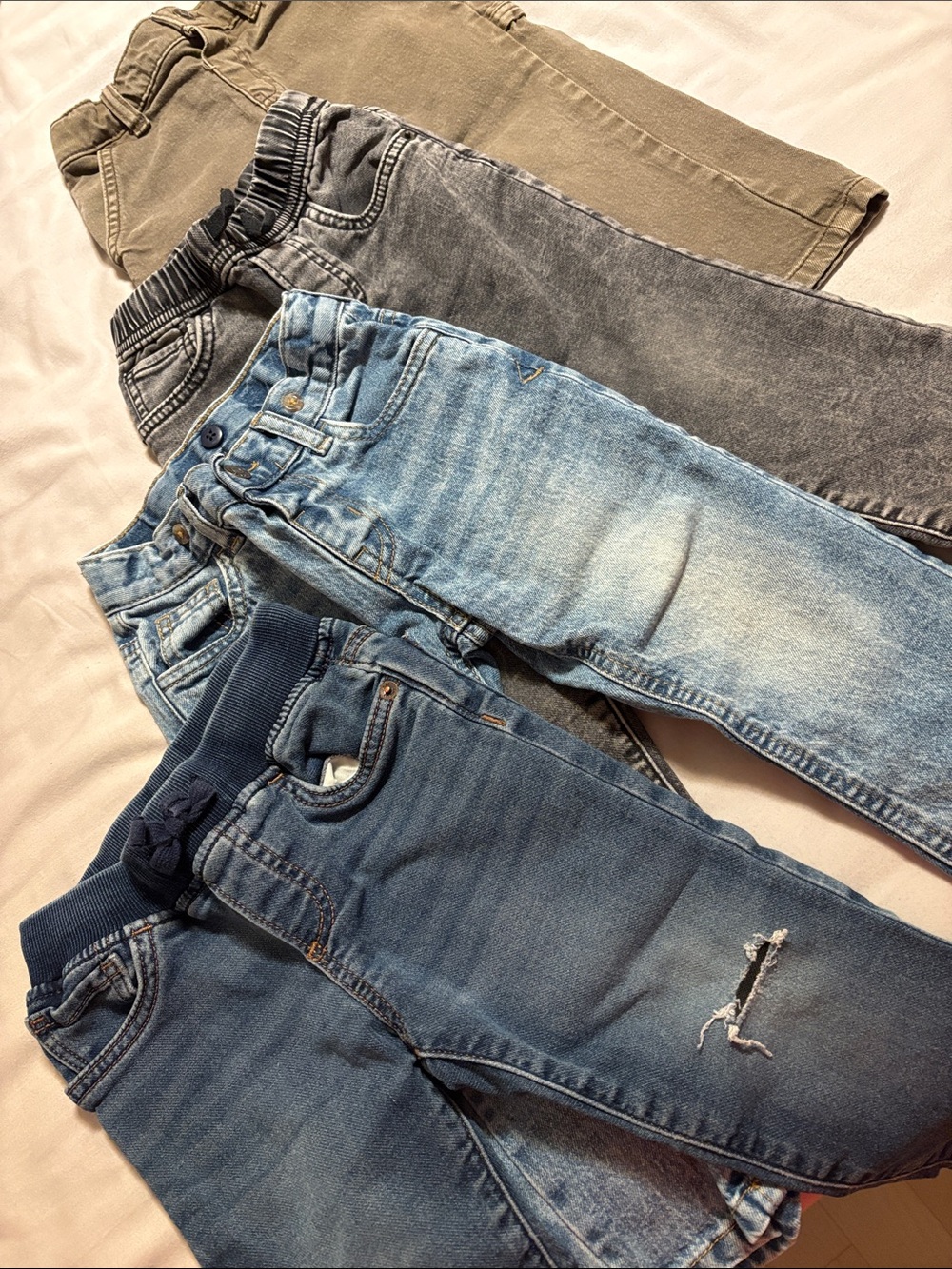 Toddler Jeans lot of 4 - Blue, Light Blue, Gray, Brown. Gap and cat n jack